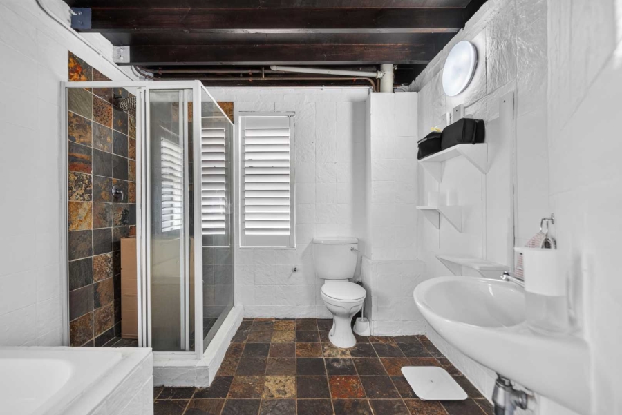 To Let 1 Bedroom Property for Rent in Sea Point Western Cape